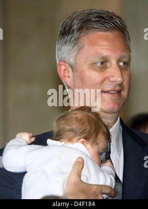 Le Prince Philippe et sa fille, la Princesse Eléonore de Belgique sont illustrés au cours de la célébration de la Reine Fabiola de 80 ans château de Laeken à Bruxelles, Belgique, 03 juin 2008. Photo : Albert Nieboer (Pays-Bas) Banque D'Images