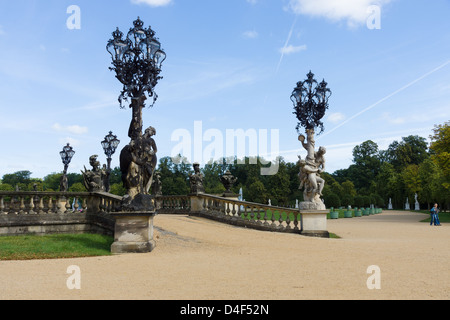 Lampadaires antiques près de New Palace San Souci. Potsdam. Allemagne Banque D'Images