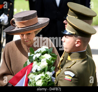 La Reine Beatrix des Pays-Bas visite Cimetière Antakalnis à Vilnius, Lituanie, 24 juin 2008. Le même jour, la Reine Beatrix est arrivé pour une visite officielle de trois jours. Photo : Patrick van Katwijk Banque D'Images