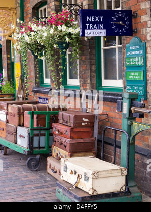 Assurance et d''une balance sur la ligne de pavot Station Sheringham à Norfolk East Anglia Angleterre Banque D'Images