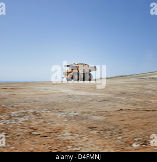 La conduite de camions dans la région de quarry Banque D'Images