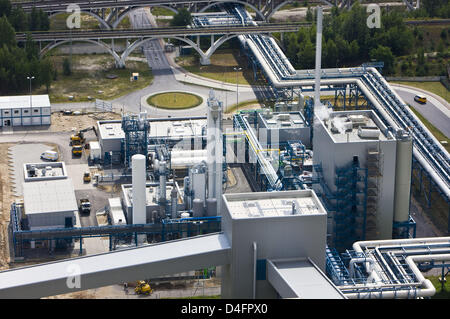 Vue aérienne de Vattenfall sur le dioxyde de carbone-free test de lignite en usine à Schwarze Pumpe, Allemagne, 18 août 2008. Installé par le groupe d'énergie Vattenfall Europe à un coût de 70 millions d'euros, l'usine affirme être le premier brown coal power plant exempt d'émission de dioxyde de carbone. 'Schwarze Pumpe" va prendre officiellement ses activités le 09 septembre. Photo : Patrick Pleul Banque D'Images