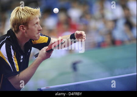 Christian Suess d'Allemagne est en concurrence contre le hongrois Janos Jakab dans le Tennis de table masculin Deuxième tour dans le gymnase de l'Université de Pékin pendant les Jeux Olympiques de Beijing 2008 à Beijing, Chine, 20 août 2008. Photo : Karl-Josef Opim dpa # # # dpa# # #  Banque D'Images