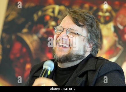 Réalisateur mexicain Guillermo del Toro présente son dernier film "Hellboy II" à la plus grande foire commerciale de jeux d'ordinateur Jeux 'Convention' à la foire de Leipzig, Allemagne, 20 août 2008. La Games Convention se déroule du 21 au 24 août 2008. Probablement la dernière édition de la foire de Leipzig a jusqu'à présent a attiré 500 exposants de 28 pays. Plus de 200,00 $ sont attendus Banque D'Images