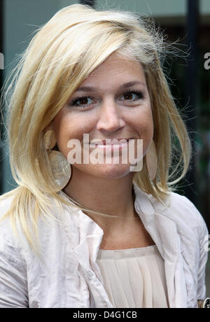 Couronne néerlandaise La Princesse Maxima arrive pour ouvrir le centre communautaire 'De Nieuwe Jutter' à Utrecht, Pays-Bas, 11 septembre 2008. Photo : Patrick van Katwijk Banque D'Images