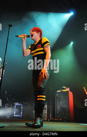 Barcelone, Espagne - MAR 5 : : Gerard Way, chanteur de My Chemical Romance, bande fonctionne à Sant Jordi Club. Banque D'Images