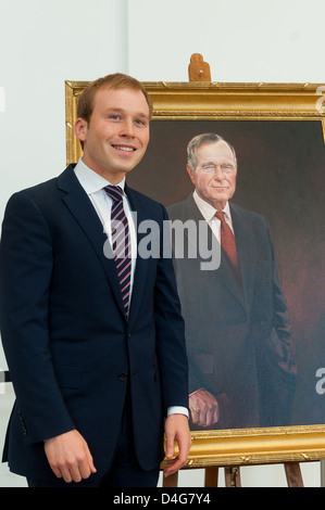 Berlin, Allemagne, Pierce aux côtés de la citoyenneté d'honneur Bush Portrait de George Bush Banque D'Images