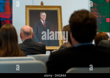 Berlin, Allemagne, Citoyen honoraire-portrait de l'ancien président américain George Bush à la maison Banque D'Images