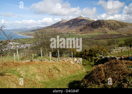 Gyrn Goch, Gyrn Ddu montagnes et de la baie de Caernarfon Llyn sentier des montagnes de la péninsule de lleyn Yr Eifl Gwynedd au Pays de Galles Banque D'Images