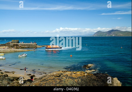 Sauvetage porthdinllaen avec yr eifl montagnes dans la péninsule de lleyn nefyn distance gwynedd North Wales UK Banque D'Images