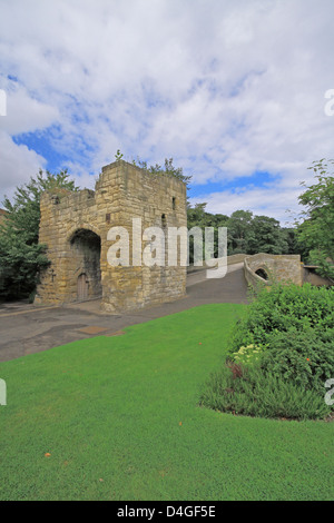 Pont fortifié de Warkworth, Warkworth, Northumberland, England Banque D'Images