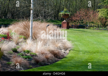 John's Garden à Ashwood pépinières, Pattingham hiverné herbes au printemps Banque D'Images