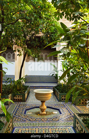 Fontaine, Palais de la Bahia, Medina, Marrakech, Maroc, Afrique du Nord Banque D'Images