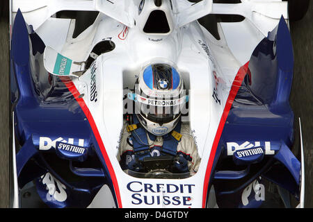 L'allemand pilote de Formule 1 Nick Heidfeld BMW Sauber de au cours de la troisième pratique au près de Towcester Silverstone dans le Northamptonshire, Angleterre, 05 juillet 2008.Le Grand Prix de Grande-Bretagne de Formule 1 aura lieu le 06 juillet 2008. Photo : Jens Buettner Banque D'Images