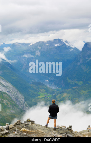 Vue du point de vue de montagne Dalsnibba, près de Geiranger, More og Romsdal, Norvège, Scandinavie Banque D'Images