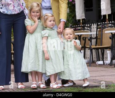 La princesse Catharina-Amalia (L-R), La Princesse Alexia et Ariane Princesse des Pays-Bas présentent au cours d'un appel à la photo "La country estate Horsten', où le Prince héritier et la Princesse vivre à Wassenaar, Pays-Bas, le 11 juillet 2008. Photo : Albert Nieboer. Les Pays-Bas Banque D'Images