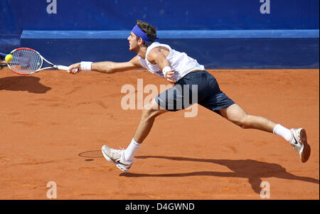 Juan Martin Del Potro argentines joue un coup droit lors de la finale du tournoi de tennis ATP MercedesCup contre le français Richard Gasquet à Stuttgart, Allemagne, 13 juillet 2008. Photo : Marijan Murat Banque D'Images