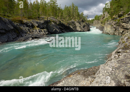 Pollfoss Cascade, rivière Otta, Oppland, Norvège, Scandinavie Banque D'Images