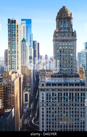 Dans le Sud à la Wabash Avenue dans la boucle, le bâtiment bijoutiers au premier plan, Chicago, Illinois, États-Unis Banque D'Images