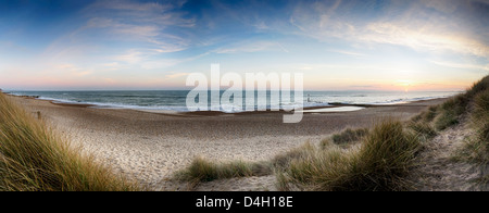 La plage et les dunes de sable de l'Hengistbury Head près de Bournemouth dans le Dorset Banque D'Images