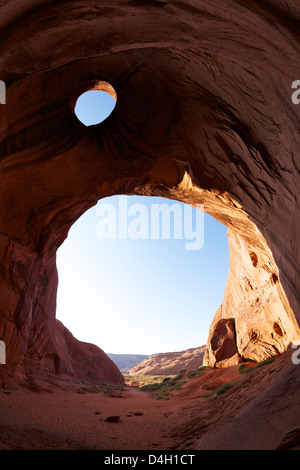 L'Œil du soleil, Monument Valley Navajo Tribal Park, Utah, USA Banque D'Images