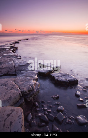 Kimmeridge Bay sur la côte du Dorset au coucher du soleil, la Côte Jurassique, UNESCO World Heritage Site, Dorset, England, UK Banque D'Images