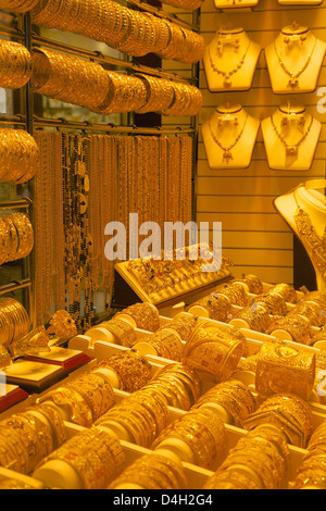 Or dans le Gold Souk, Dubaï, Émirats arabes unis, Moyen Orient Banque D'Images