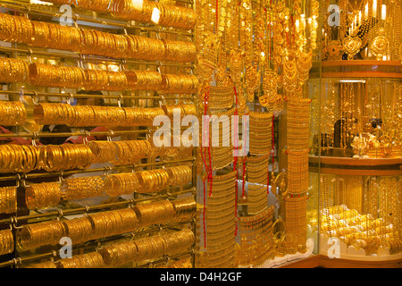 Or dans le Gold Souk, Dubaï, Émirats arabes unis, Moyen Orient Banque D'Images