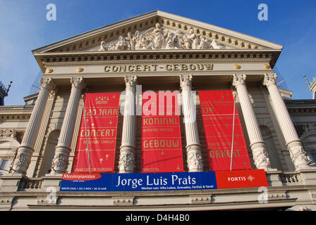 La photo montre le bâtiment Concertgebouw à Amsterdam, Pays-Bas, 23 octobre 2008. Les Pays-Bas célèbrent le 120e anniversaire de l'Orchestre royal du Concertgebouw, le 24 octobre. L'orchestre est régulièrement élu l'un des meilleurs orchestres du monde classique. Le Prince Willem-Alexander et la Princesse Maxima sera présent à la célébration. Photo : Thomas Burmeister Banque D'Images