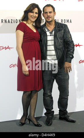 (R-L) l'acteur allemand Moritz Bleibtreu, Martina Gedeck et actrice allemande poser qu'ils arrivent pour la conférence de presse de leur film 'Le complexe Baader Meinhof" à l'International Rome Film Festival à Rome, Italie, 24 octobre 2008. Photo : Hubert Boesl Banque D'Images