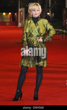 L'actrice Mena Suvari nous, qui est né en Grèce, marche le tapis rouge à la Rome's Park de la musique Auditorium pour la projection du film 'Le Jardin d'Eden' durant la 3ème Festival International du Film de Rome, Rome, Italie, 26 octobre 2008. Photo : Hubert Boesl Banque D'Images