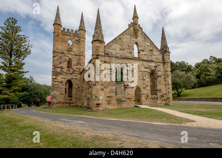 Ruines du bâtiment à Port Arthur, la Tasmanie qui était autrefois une colonie pénitentiaire de l'Australie de faire condamner en route. Banque D'Images