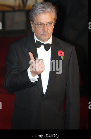 Acteur, acteur italien Giancarlo Giannini arrive pour la première mondiale du nouveau film de James Bond "Quantum Of Solace" à l'Odeon Leicester Square à Londres, Grande-Bretagne, 29 octobre 2008. Photo : Patrick van Katwijk Banque D'Images