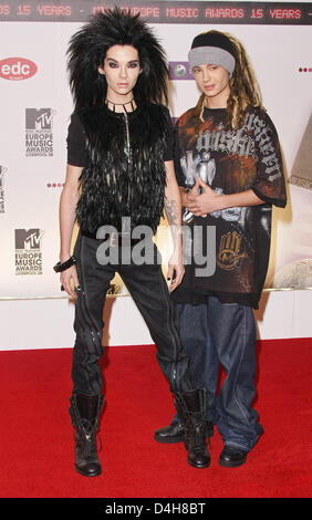 Le projet de loi (L) et Tom Kaulitz de Tokio Hotel arrivent pour la 15e MTV Europe Music Awards à l'Echo Arena de Liverpool, Royaume-Uni, 06 novembre 2008. Photo : Hubert Boesl Banque D'Images