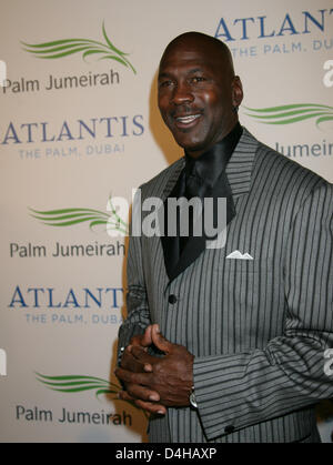 Légende de basket-ball américain Michael Jordan arrive sur le tapis rouge à l'Hôtel Atlantis ?, le Palm ? Sur l'île artificielle de Palm Jumeirah ?l ? À DUBAÏ, ÉMIRATS ARABES UNIS, 20 novembre 2008. L'île artificielle a été inauguré avec une grande partie après sept années de construction. De nombreuses célébrités du monde entier ont participé à la fête. Photo : Jens Kalaene Banque D'Images