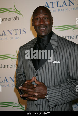 Légende de basket-ball américain Michael Jordan arrive sur le tapis rouge à l'Hôtel Atlantis ?, le Palm ? Sur l'île artificielle de Palm Jumeirah ?l ? À DUBAÏ, ÉMIRATS ARABES UNIS, 20 novembre 2008. L'île artificielle a été inauguré avec une grande partie après sept années de construction. De nombreuses célébrités du monde entier ont participé à la fête. Photo : Jens Kalaene Banque D'Images