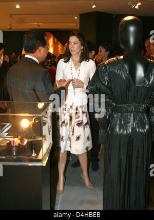 La princesse Mary du Danemark visites la bibliothèque de la Thaïlande et du centre de design créatif (CTPD) à Bangkok, Thaïlande, 25 novembre 2008. L'année 2008 marque les 150 ans de relations diplomatiques entre le Danemark et la Thaïlande. La Princesse et son mari la tête de la plus grande entreprise danoise délégation à la Thaïlande. Photo : Albert Philip van der Werf(Pays-Bas) Banque D'Images