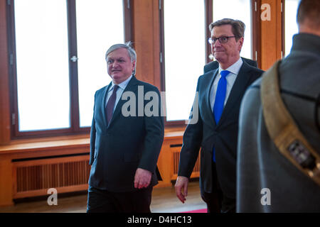 Berlin, Allemagne. 14 mars 2013. Le ministre des Affaires étrangères allemand Guido Westerwelle reçoit le ministre des Affaires étrangères arménien Edward Nalbandian, de conversation bilatérale et ils parlent de questions internationales. Crédits : Crédit : Gonçalo Silva/Alamy Live News. Banque D'Images