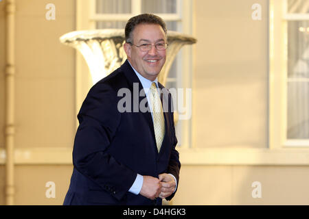 Ahmed Aboutaleb, le nouveau maire de Rotterdam et premier maire marocain aux Pays-Bas, arrive au Palais de Noordeinde à La Haye, Pays-Bas, 07 janvier 2009. La famille royale néerlandaise a reçu le Corps diplomatique pour le Nouvel An ?s réception au Palais de Noordeinde à La Haye. Photo : Patrick van Katwijk Banque D'Images