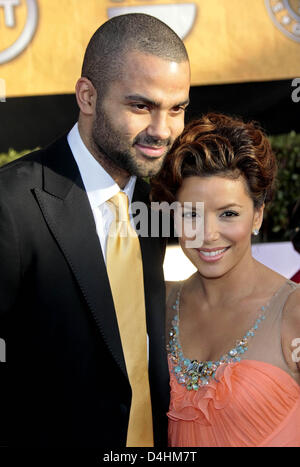 Actrice Eva Longoria Parker et son mari Tony Parker arrive à la 15e Conférence annuelle de l'Acteur Écran Guild Awards Au Shrine Auditorium à Los Angeles, USA, 25 janvier 2009. Screen Actors Guild Awards sont remis aux lauréats dans cinq et huit heures de film catégories. Photo : Hubert Boesl Banque D'Images