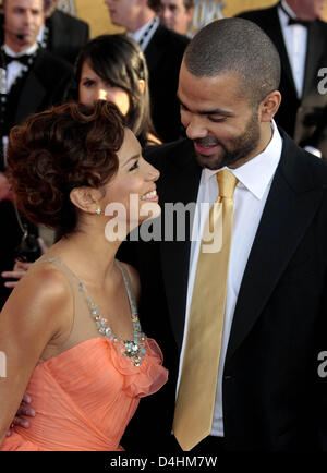 Actrice Eva Longoria Parker et son mari Tony Parker arrive à la 15e Conférence annuelle de l'Acteur Écran Guild Awards Au Shrine Auditorium à Los Angeles, USA, 25 janvier 2009. Screen Actors Guild Awards sont remis aux lauréats dans cinq et huit heures de film catégories. Photo : Hubert Boesl Banque D'Images