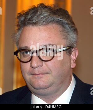 Le prince Laurent de Belgique avec de nouvelles lunettes en photo lors d'une réception du Nouvel An pour les autorités belges et les personnalités au Palais Royal de Bruxelles, Belgique, 27 janvier 2009. Photo : Albert Nieboer (Pays-Bas) Banque D'Images