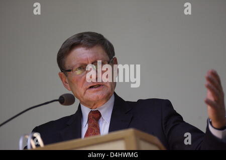 Sopot, Pologne. 14 mars 2013. Le professeur Leszek Balcerowicz propose une conférence à l'Université de Gdansk. Balcerowicz est un économiste polonais, l'ancien président de la Banque nationale de Pologne et vice-premier ministre dans le gouvernement de Tadeusz Mazowiecki. Il est célèbre pour la mise en œuvre du programme de transformation économique polonaise dans les années 1990, une thérapie de choc communément appelé le plan Balcerowicz.Il est professeur à l'Institut universitaire d'études et de formation dans les affaires européennes Le Collège d'Europe. Credit : Michal Fludra / Alamy Live News Banque D'Images