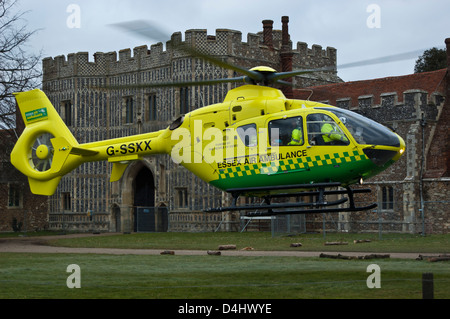 Atterrissage d'urgence air ambulance Banque D'Images