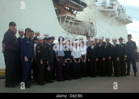 Le Cutter Waesche (WMSL 751) est un Cutter de classe Legend commandé pour la Garde côtière américaine, conçu pour effectuer une variété de missions, y compris la sécurité intérieure, l'application de la loi, et la recherche et le sauvetage. Il représente un ajout moderne à la flotte de la Garde côtière. Banque D'Images