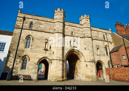 La porte d'entrée ouest de l'échiquier de la 14e siècle Lincoln Lincolnshire en Angleterre Banque D'Images