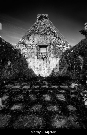 La ruine de l'église St Mary, Dunvegan, Isle of Skye, Scotland Banque D'Images