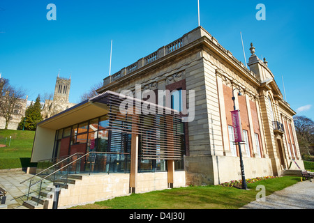 Usher Art Gallery a ouvert en 1927 l'Angleterre Lincolnshire Lincoln Terrasse danois Banque D'Images