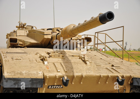 Merkava-2 , char de combat israéliens à Latroun Mémorial du Corps blindé. Banque D'Images