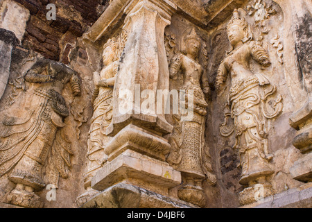 Ange sur le mur en Chedi , wat Ched yod à Chiangmai Banque D'Images